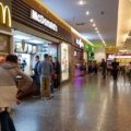 Iulius Mall și VIVO limitează numărul de clienți de teama coronavirusului