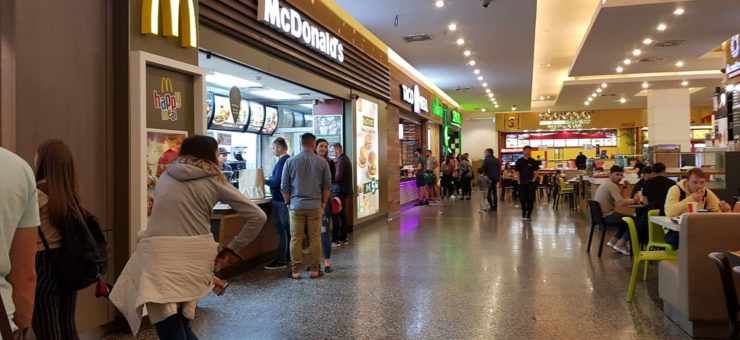 Iulius Mall și VIVO limitează numărul de clienți de teama coronavirusului